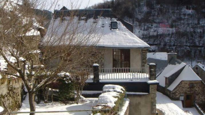 Gite Familial Fouga Bareilles Exterior foto