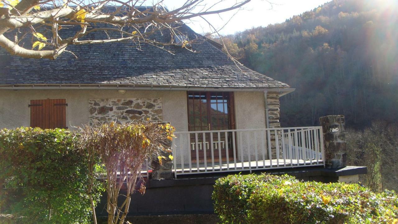 Gite Familial Fouga Bareilles Exterior foto
